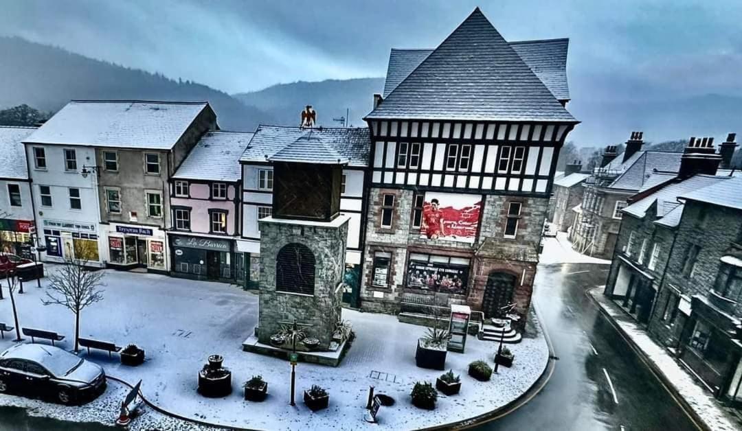 Hand Apartment, Llanrwst, Conwy, Snowdonia Exterior photo